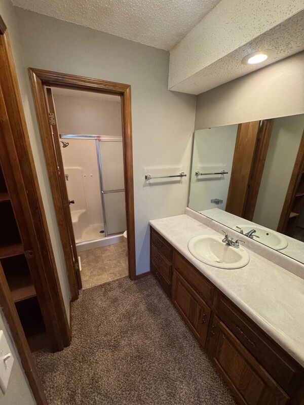 Building Photo - 296 Streamside Ct