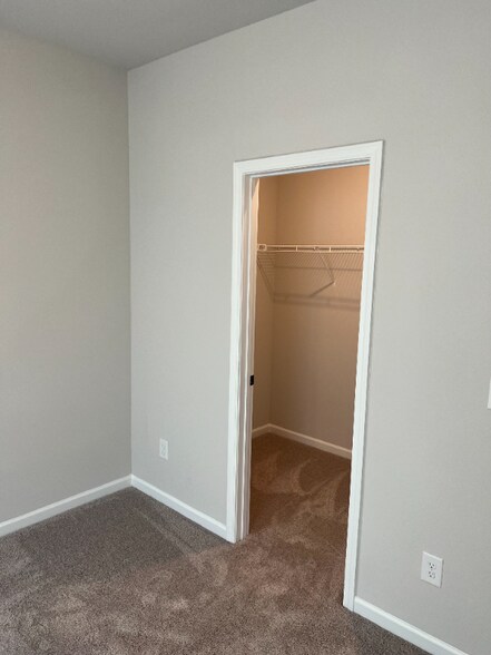 Building Photo - 4733 Cypress Park Dr