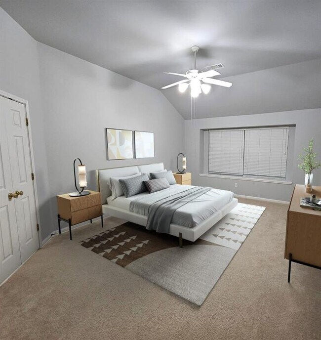 Building Photo - 15301 Fernhill Dr