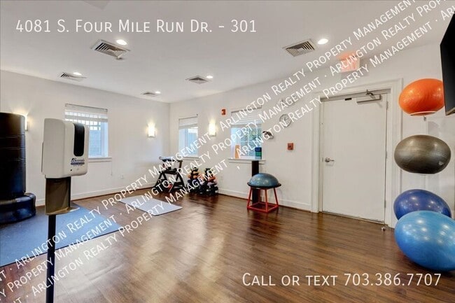 Building Photo - 4081 S Four Mile Run Dr