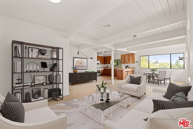 Building Photo - 4950 Marmol Dr