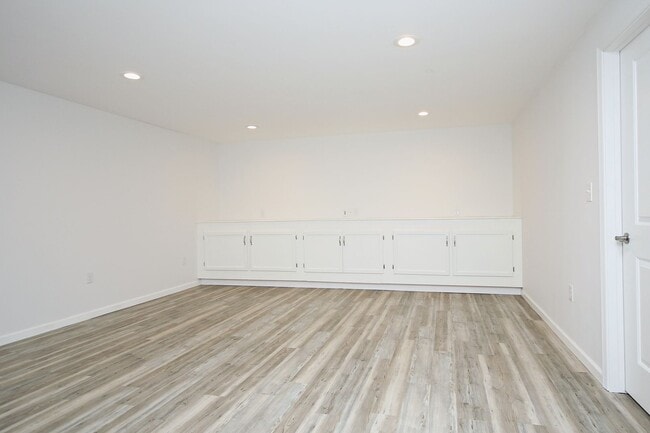 Building Photo - Spacious Downtown Home Convenient to UVA Medical Center