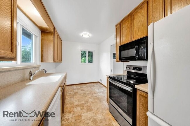 Building Photo - 2080 Helena Way