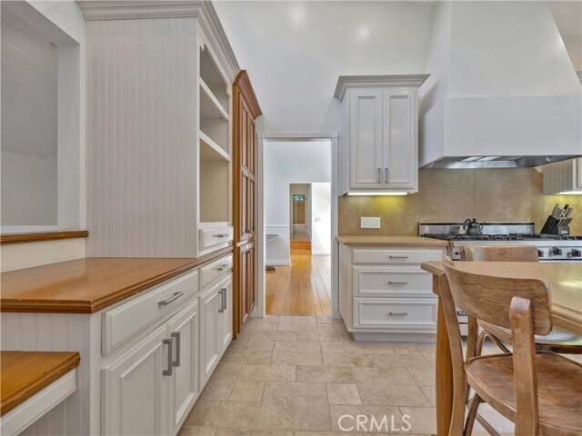 Building Photo - 3635 Serra Rd