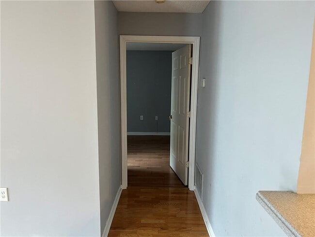 Building Photo - 612 Granville Ct
