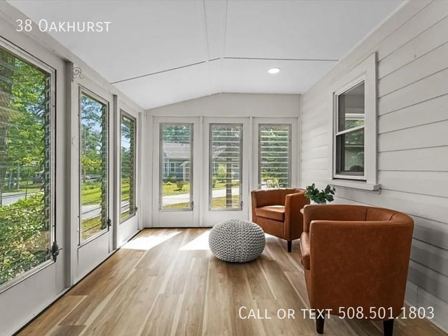 Building Photo - 38 Oakhurst-