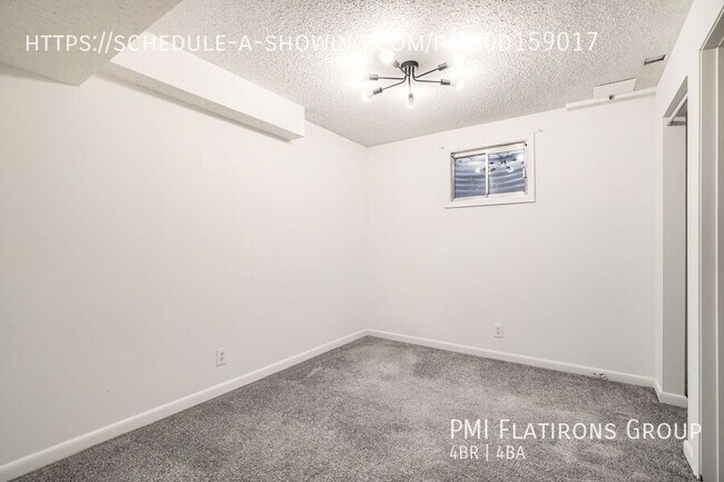 Building Photo - 5428 W 115th Dr
