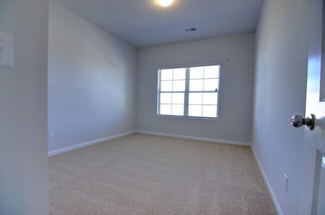 Building Photo - 2596 Sori Dr