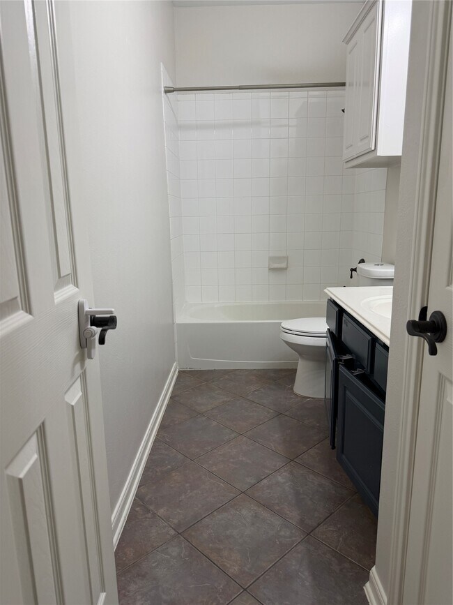 Building Photo - 15226 Olmstead Park Dr