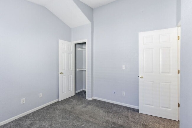 Building Photo - 17281 E Ford Dr