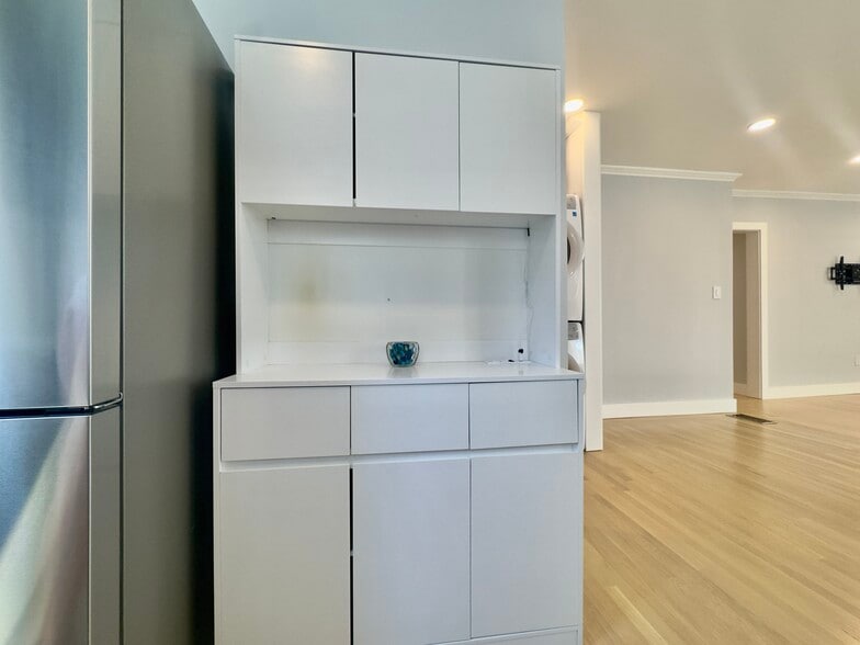 Building Photo - 161 Perry Pl