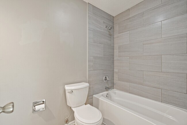 Building Photo - 4521 SW 33rd Terrace