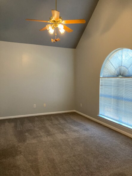 Building Photo - 537 Treymoor Lake Cir