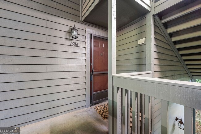 Building Photo - 1306 McClelen Way