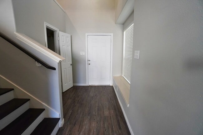 Building Photo - 12411 Oriole Lake Way