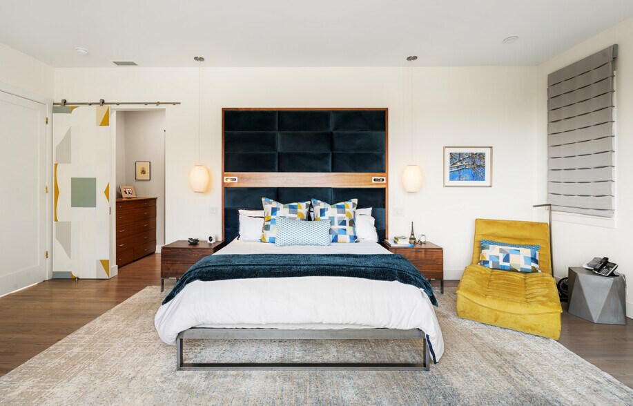 Building Photo - 2344 Banyan Dr