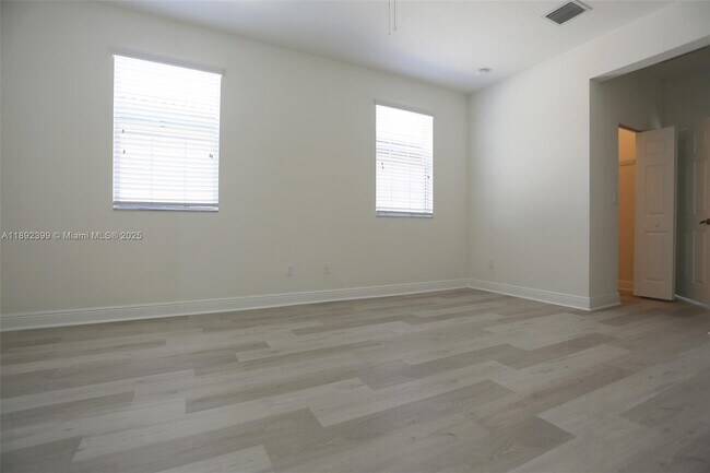 Building Photo - 1423 SW 147th Ave