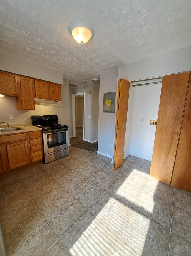 Building Photo - 4015 Keats Dr