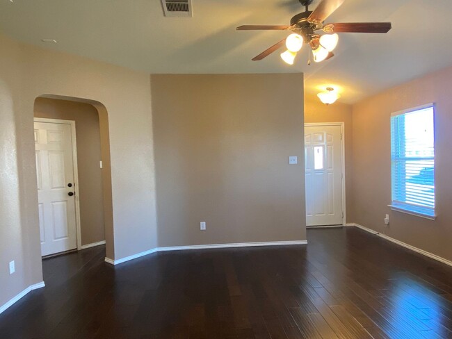 Building Photo - 3 BEDROOMS, COMMUNITY POOL, BELTON ISD