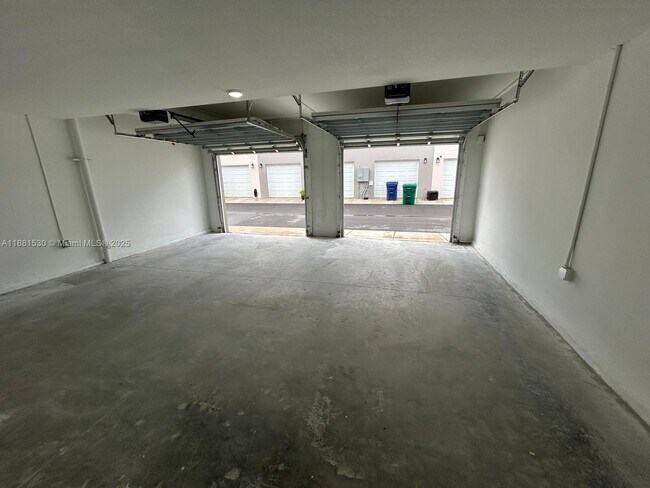 Building Photo - 14608 SW 261 St Ter