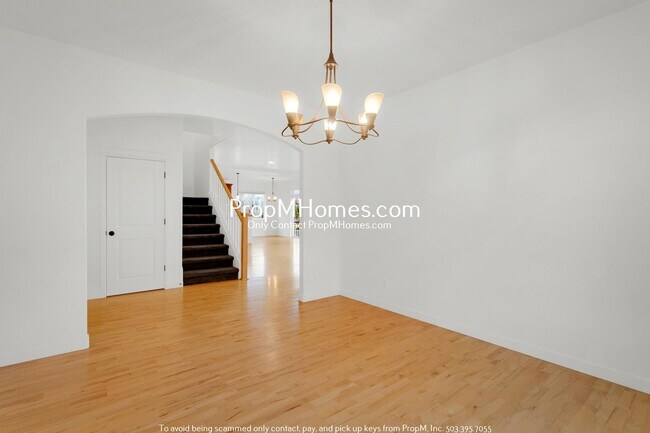 Building Photo - Updated Luxury Five Bedroom Home in Happy Valley!