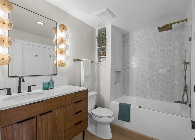 Building Photo - 475 Redwood St