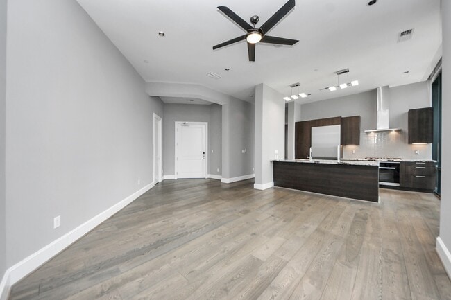Building Photo - 1409 Post Oak Blvd