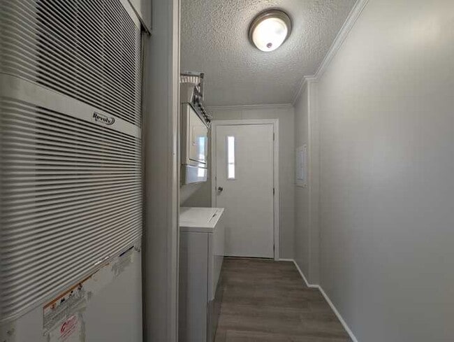 Building Photo - 52224 Quaker Hill Ln