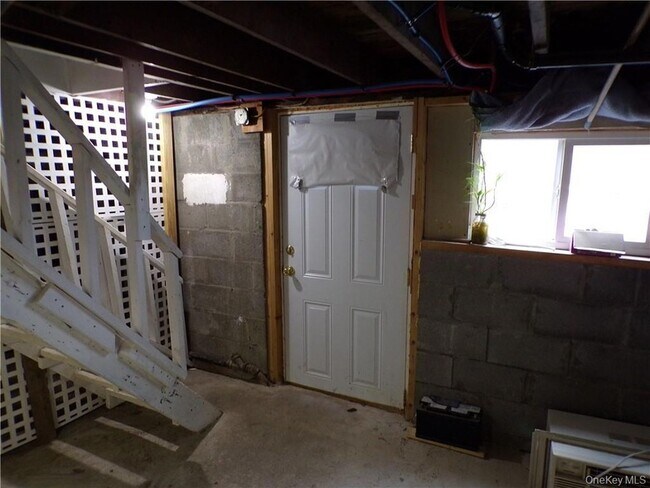 Building Photo - 2 Mertes Ln