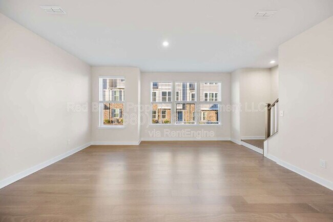 Building Photo - 9769 Oaklawn Blvd NW