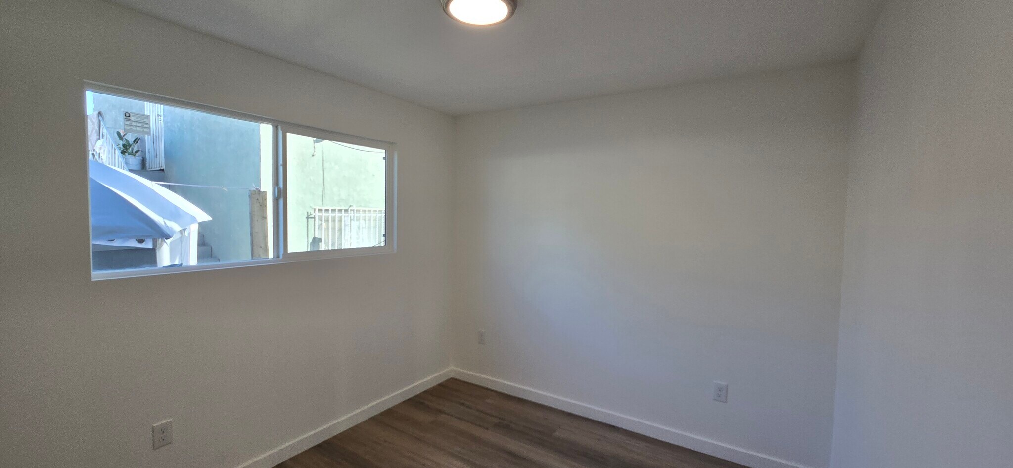 Building Photo - 1428 E 54th St