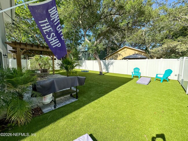 Building Photo - 1117 17th St N