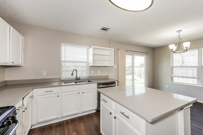 Building Photo - 249 Heritage Dr