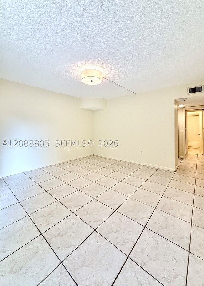 Building Photo - 1655 NE 115th St