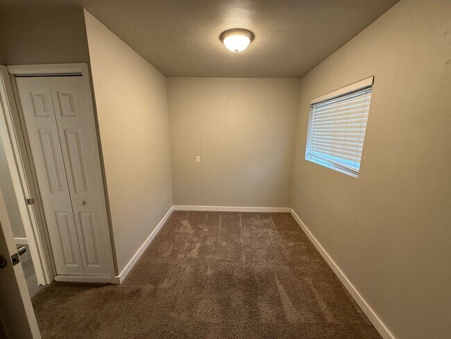 Building Photo - 2726 - MDL Capital Partners