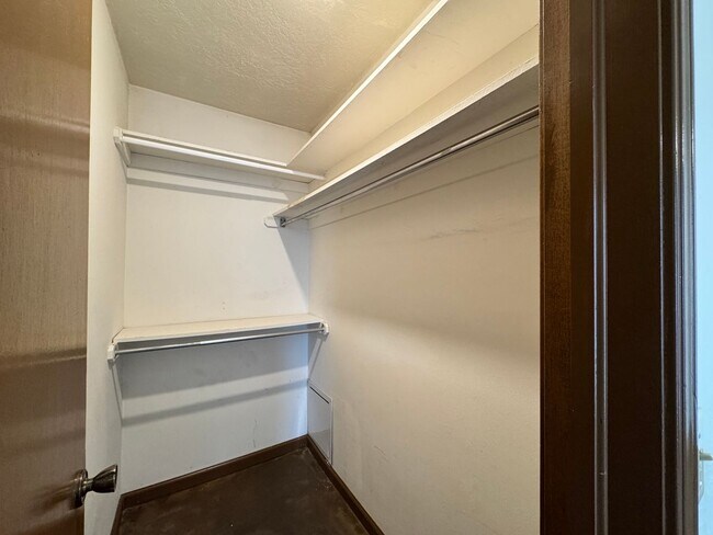 Building Photo - NW 7th Duplex