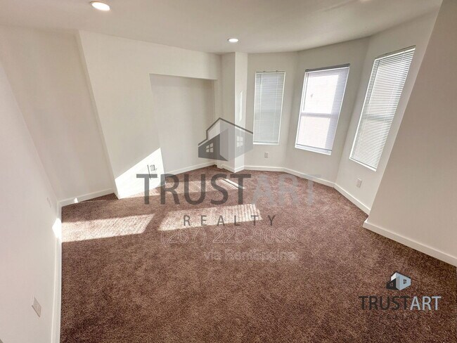 Building Photo - 5013 Parrish St