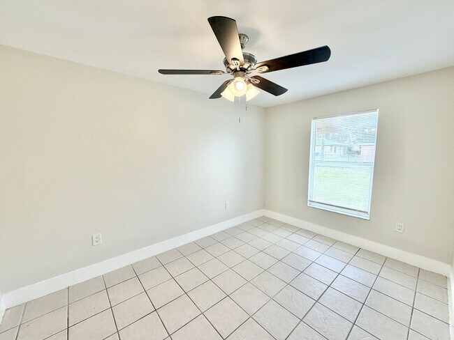 Building Photo - PIKUS (5356 24th Ave SW)