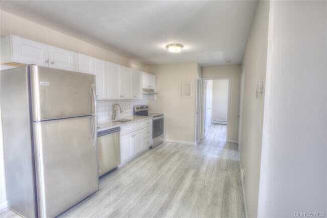 Building Photo - 3 Toms Point Ln