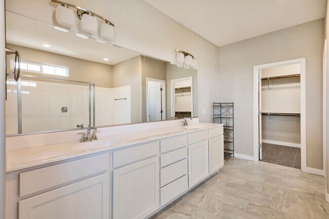 Building Photo - 2327 S Wycliff Cir