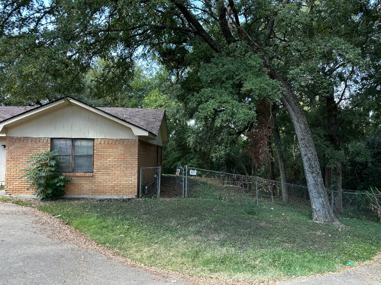 Building Photo - 8507 Bosque Blvd