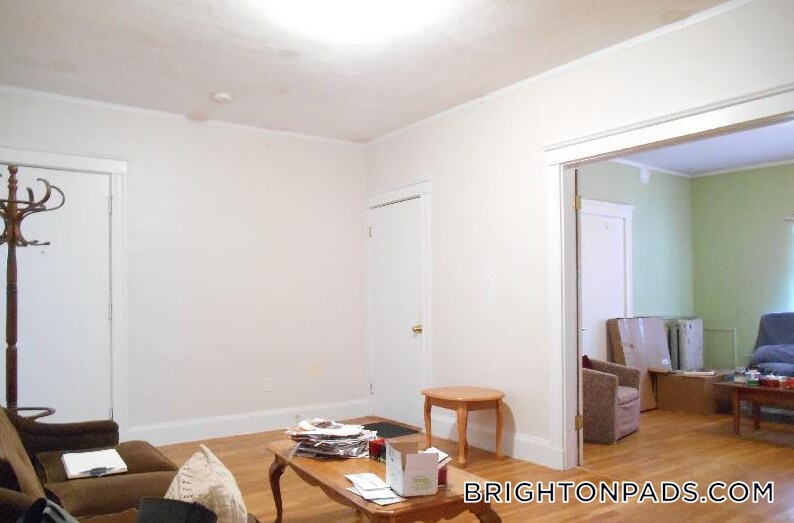 Building Photo - 40 Orchard Rd