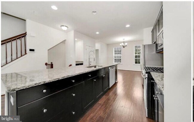 Building Photo - 12815 Sutherby Ln