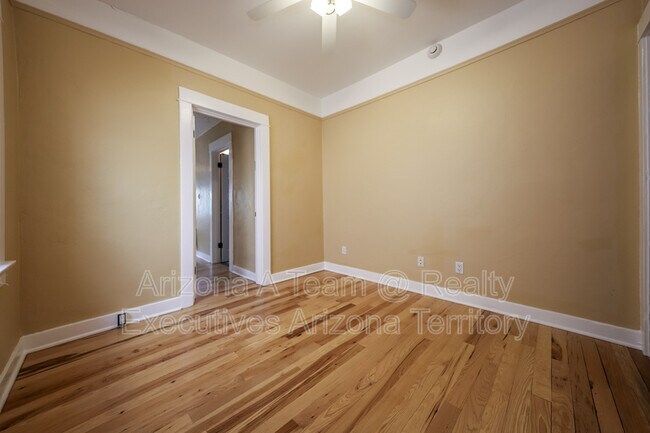 Building Photo - 2221 1st St