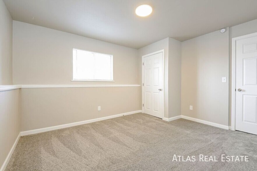 Building Photo - 1417 S Biscay Way