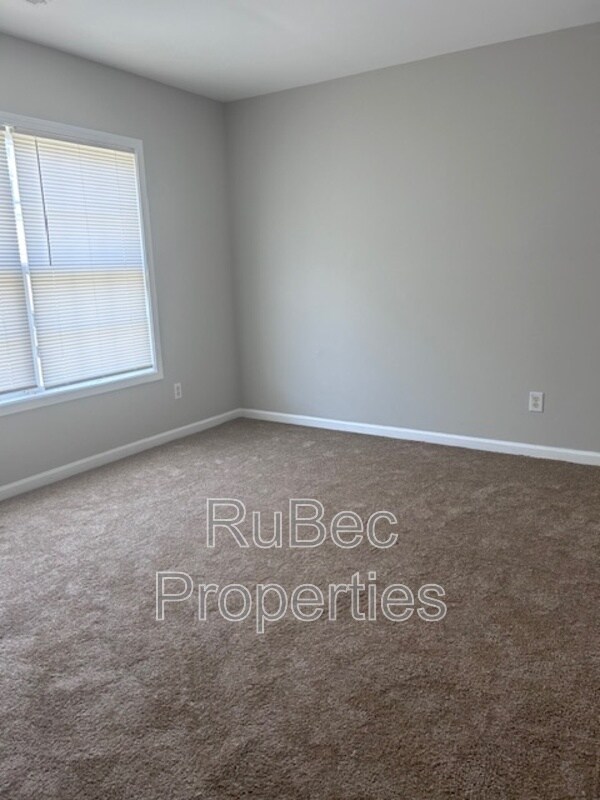 Building Photo - 5380 Esther Ln