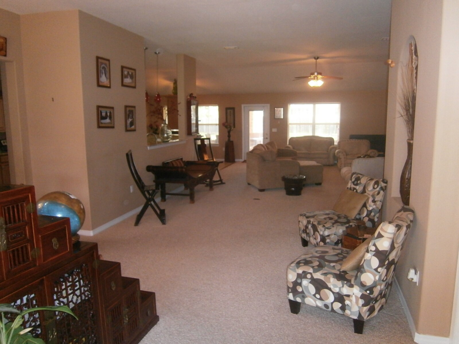 Large Open Living Room - 7585 Rexford St