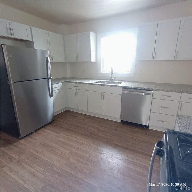 Building Photo - 344 Bryant Ave