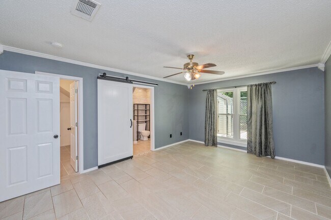 Building Photo - Completely Renovated Home in Niceville!