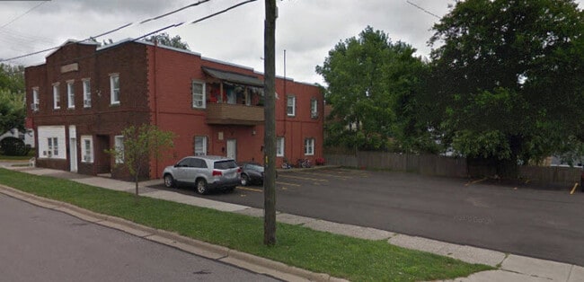 Building Photo - 721 Plum St